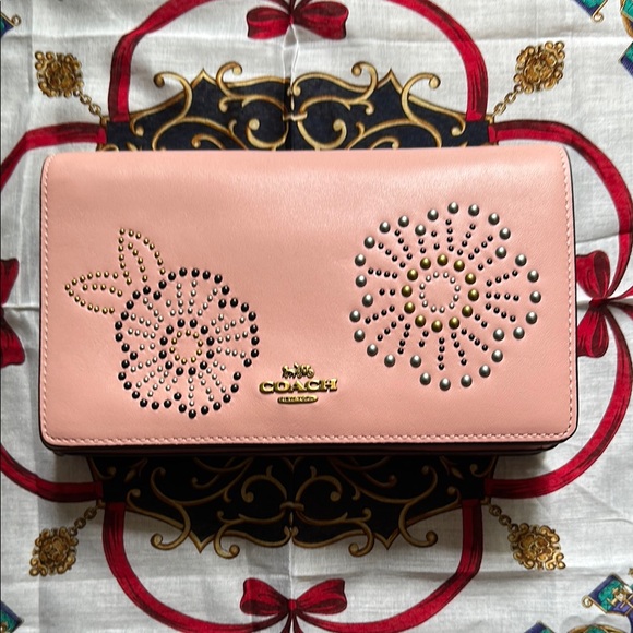 Rare Coach Foldover Chain Clutch With Tea Rose Rivets - Picture 1 of 9